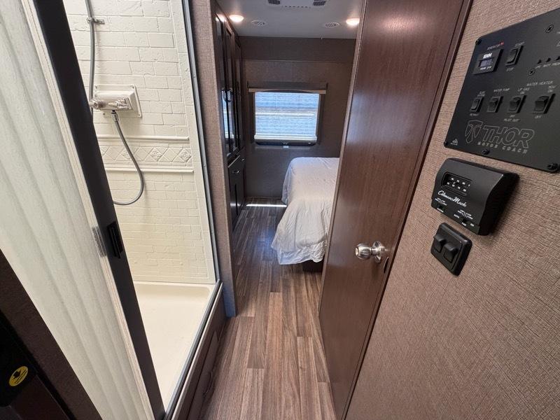Thor Motor Coach A.C.E.  2017