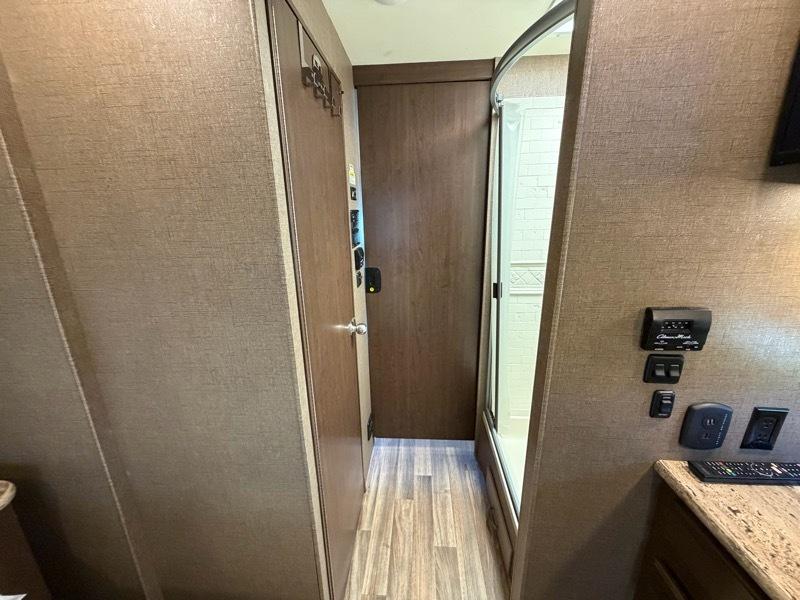 Thor Motor Coach A.C.E.  2017