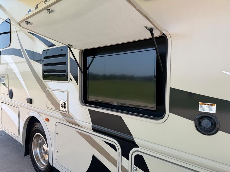 Thor Motor Coach A.C.E.  2017