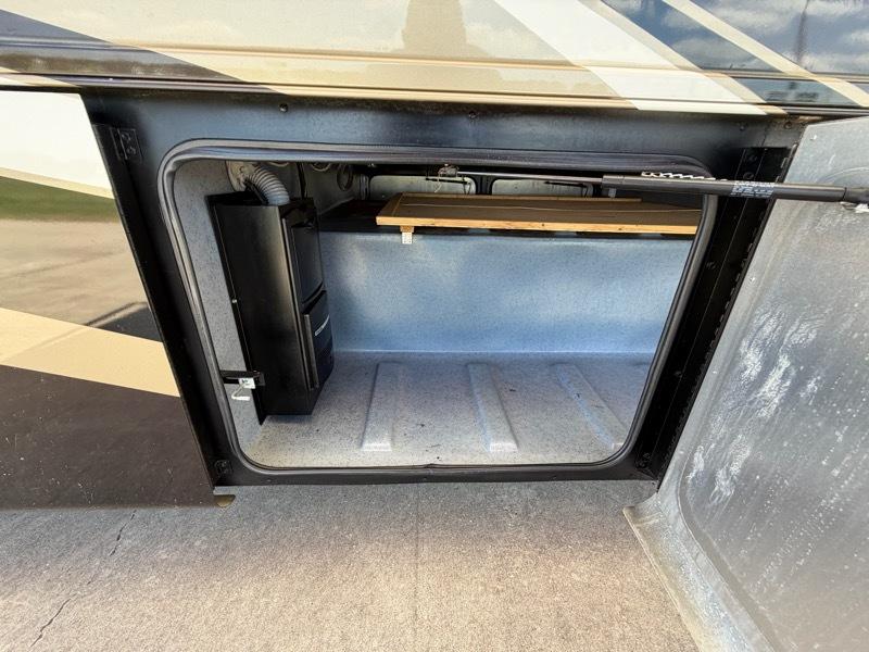 Tiffin Motorhomes Allegro  2014