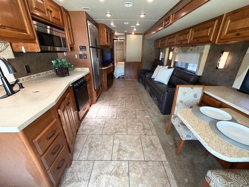 Tiffin Motorhomes Allegro  2014
