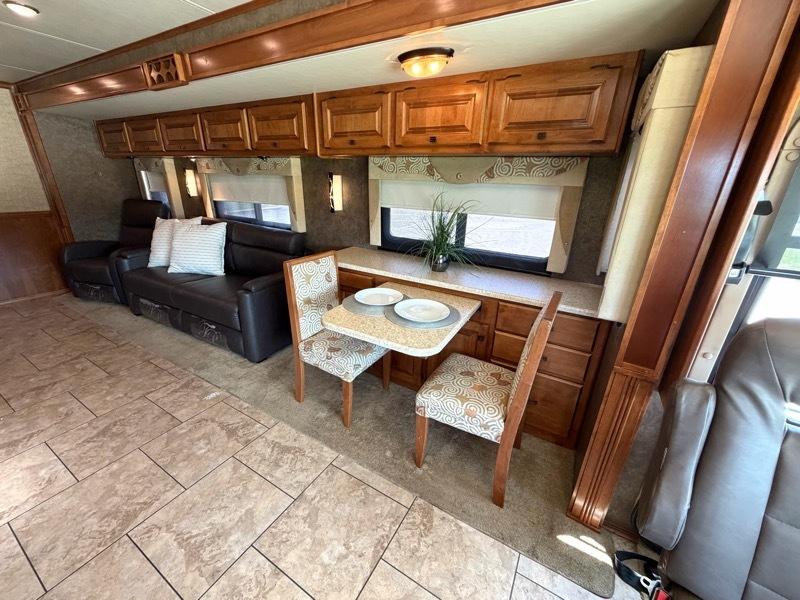 Tiffin Motorhomes Allegro  2014