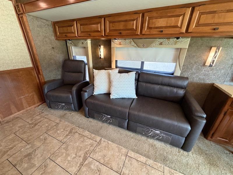 Tiffin Motorhomes Allegro  2014