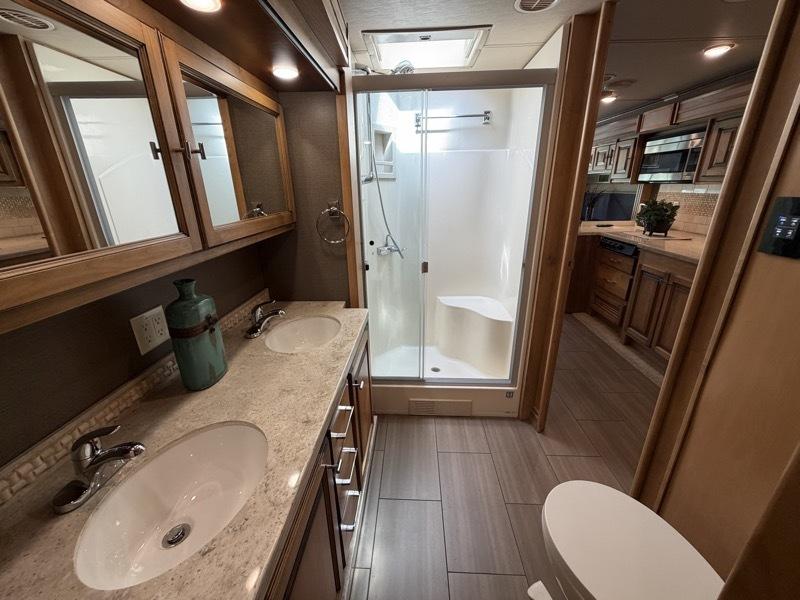 Tiffin Motorhomes Allegro  2018