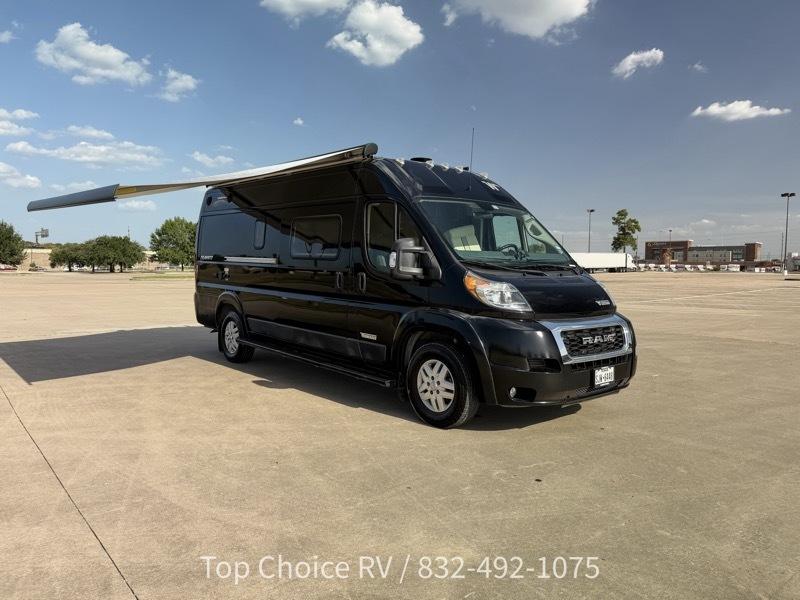 Winnebago Travato  2020