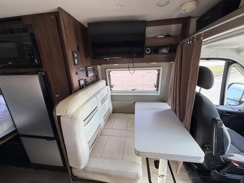 Winnebago Travato  2020