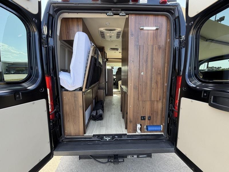 Winnebago Travato  2020