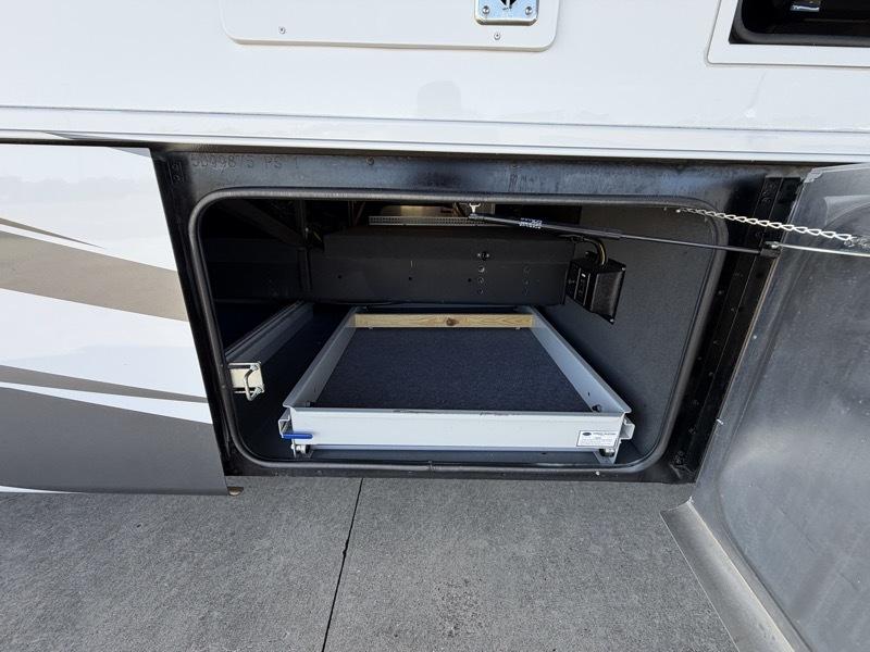 Tiffin Motorhomes Allegro  2022