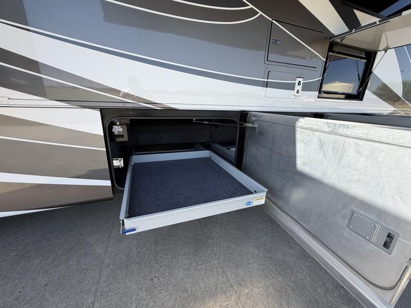 Tiffin Motorhomes Allegro  2022