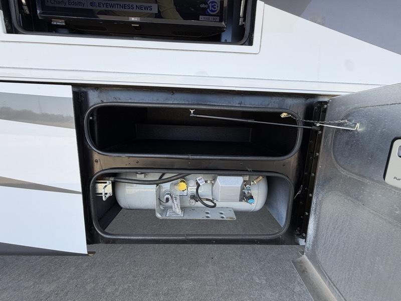 Tiffin Motorhomes Allegro  2022