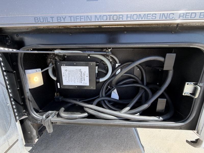 Tiffin Motorhomes Allegro  2022