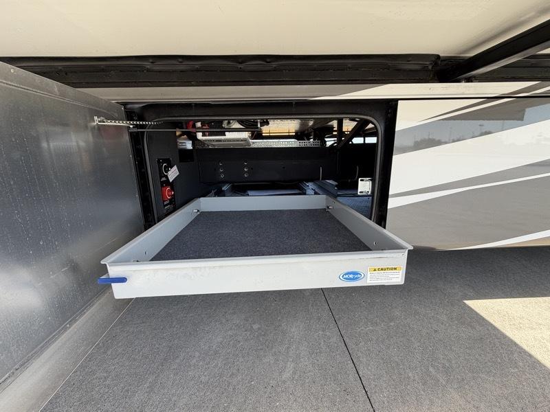 Tiffin Motorhomes Allegro  2022