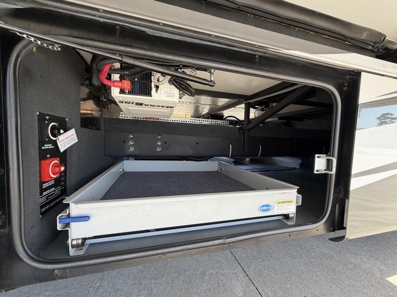 Tiffin Motorhomes Allegro  2022