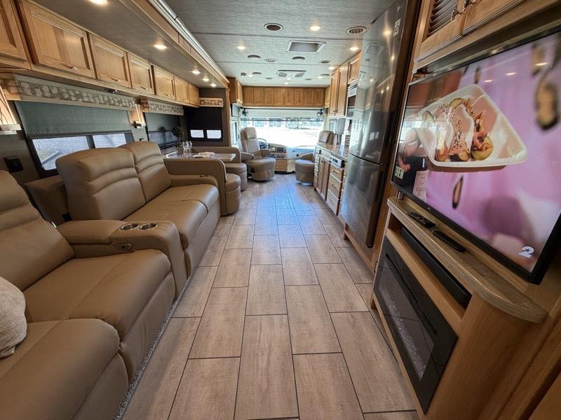 Tiffin Motorhomes Allegro  2022