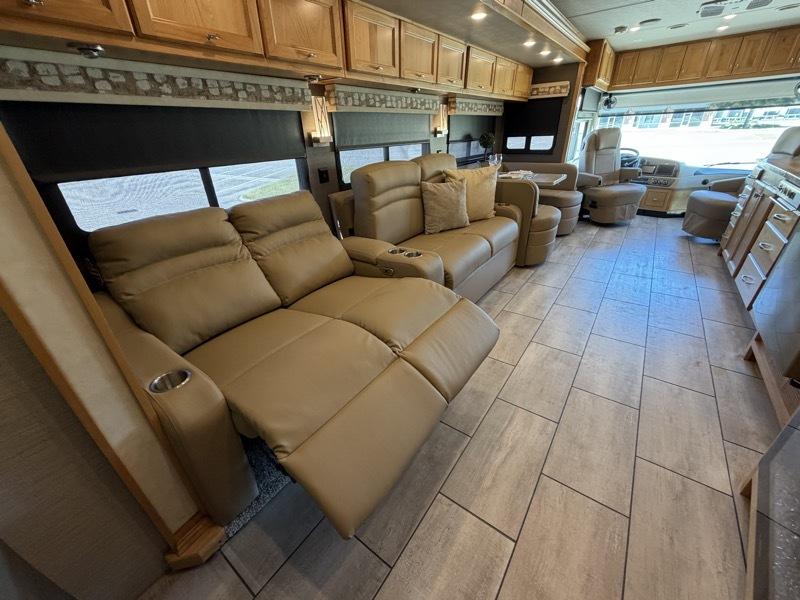 Tiffin Motorhomes Allegro  2022