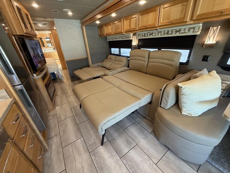Tiffin Motorhomes Allegro  2022