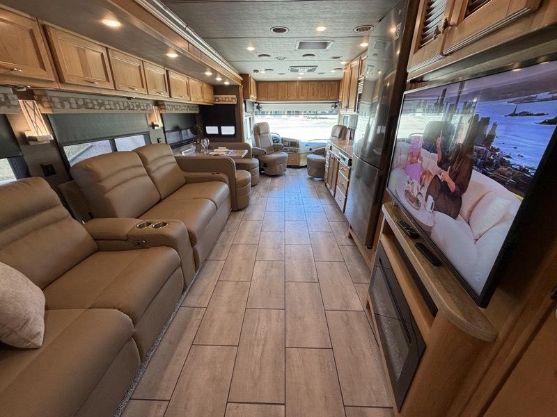 Tiffin Motorhomes Allegro  2022
