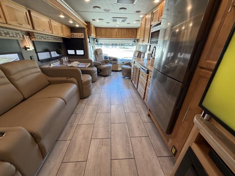 Tiffin Motorhomes Allegro  2022