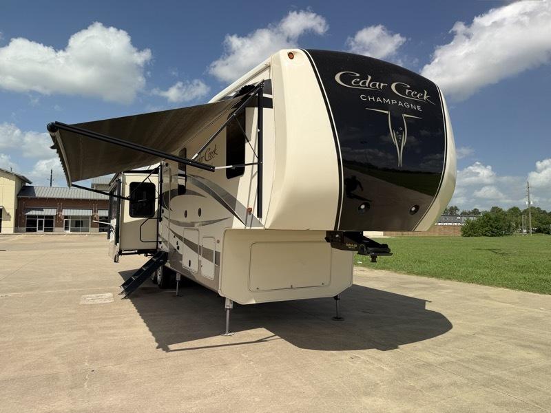Forest River Cedar Creek  2018