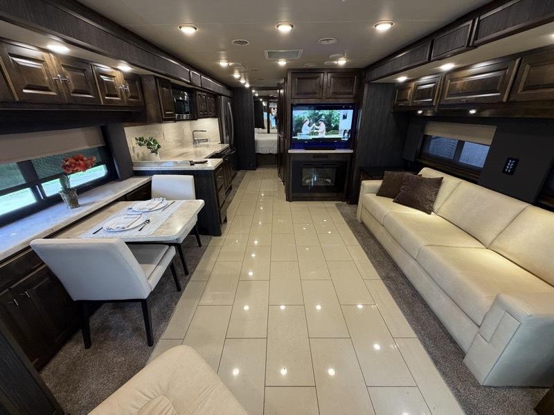 Tiffin Motorhomes Allegro  2018