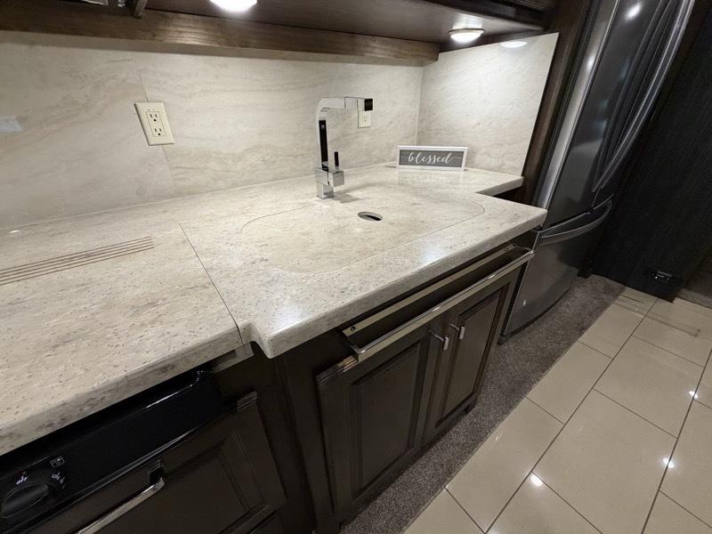 Tiffin Motorhomes Allegro  2018