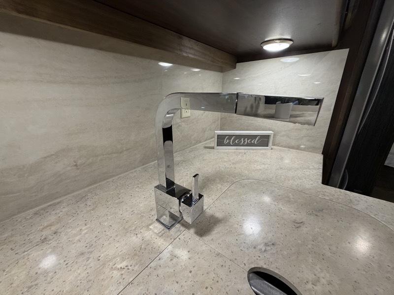 Tiffin Motorhomes Allegro  2018