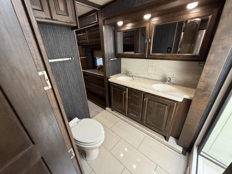 Tiffin Motorhomes Allegro  2018