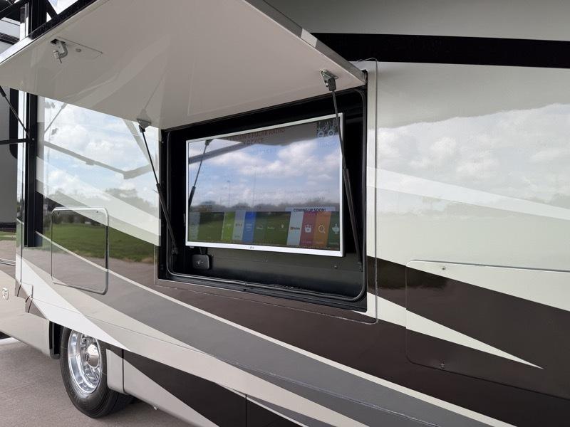 Tiffin Motorhomes Allegro  2018