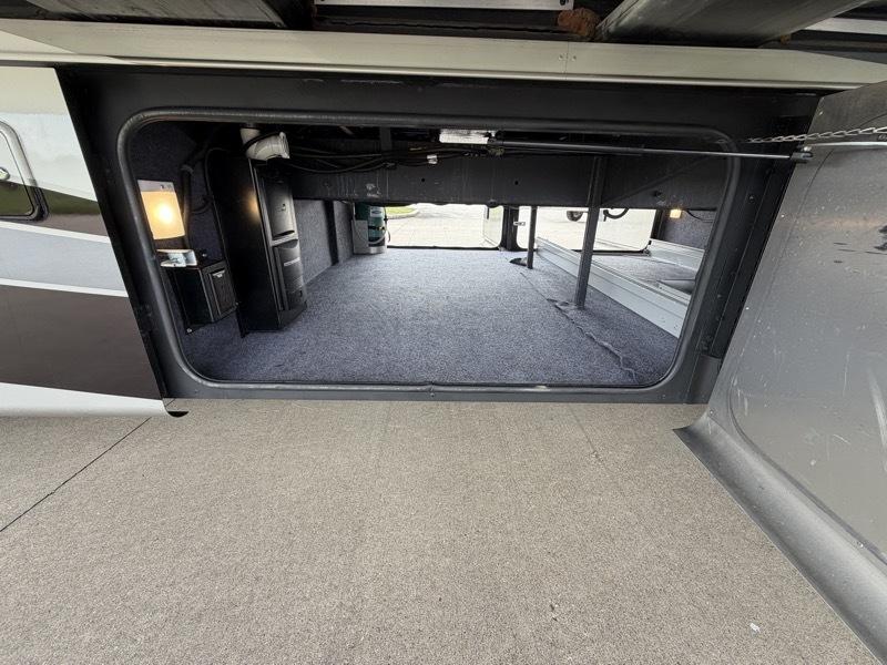 Tiffin Motorhomes Allegro  2018