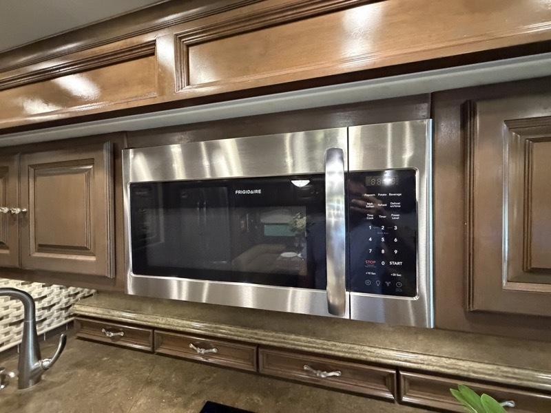 Tiffin Motorhomes Allegro Bus  2014