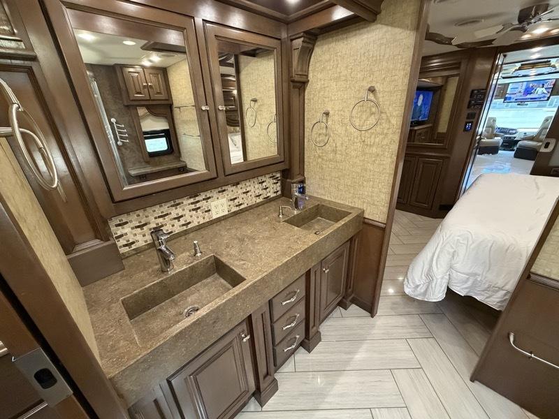 Tiffin Motorhomes Allegro Bus  2014