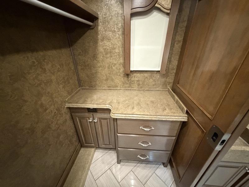 Tiffin Motorhomes Allegro Bus  2014