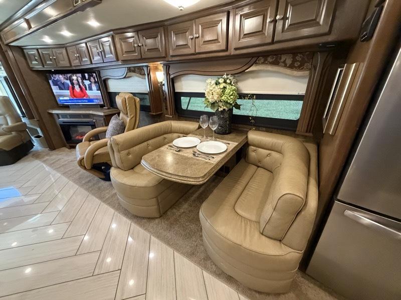 Tiffin Motorhomes Allegro Bus  2014