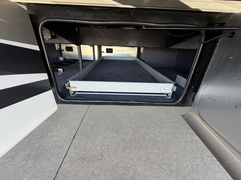 Tiffin Motorhomes Allegro Bus  2014