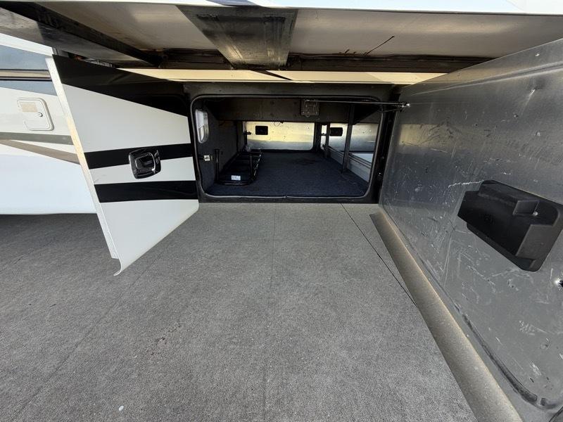 Tiffin Motorhomes Allegro Bus  2014