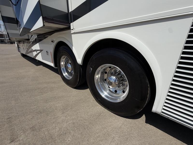 Tiffin Motorhomes Allegro Bus  2014