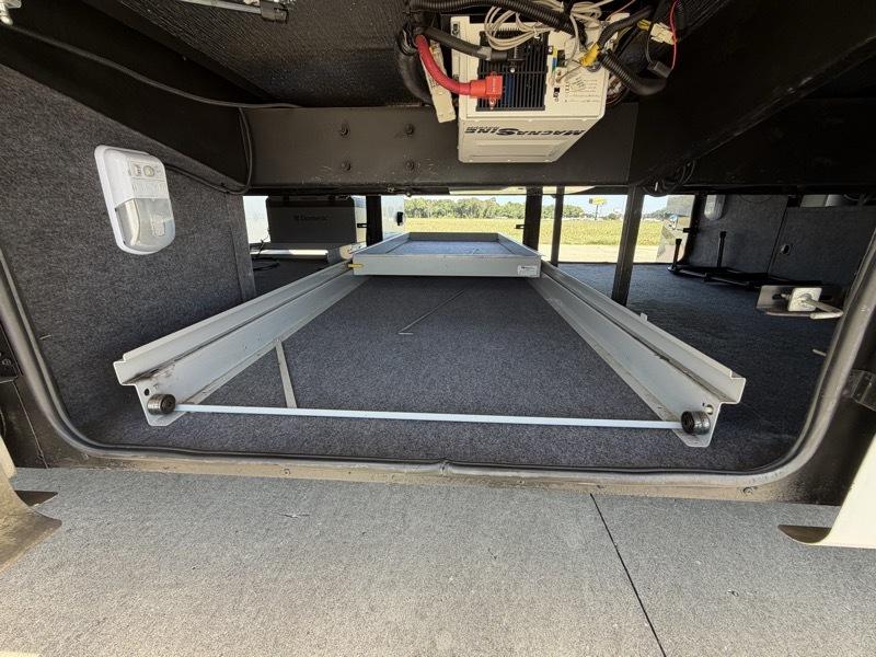 Tiffin Motorhomes Allegro Bus  2014