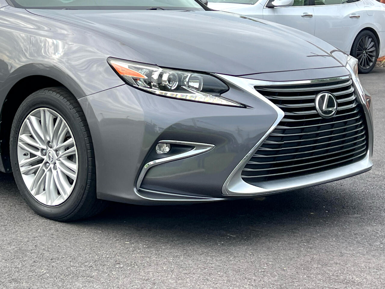 Lexus ES 350 4dr Sdn 2016