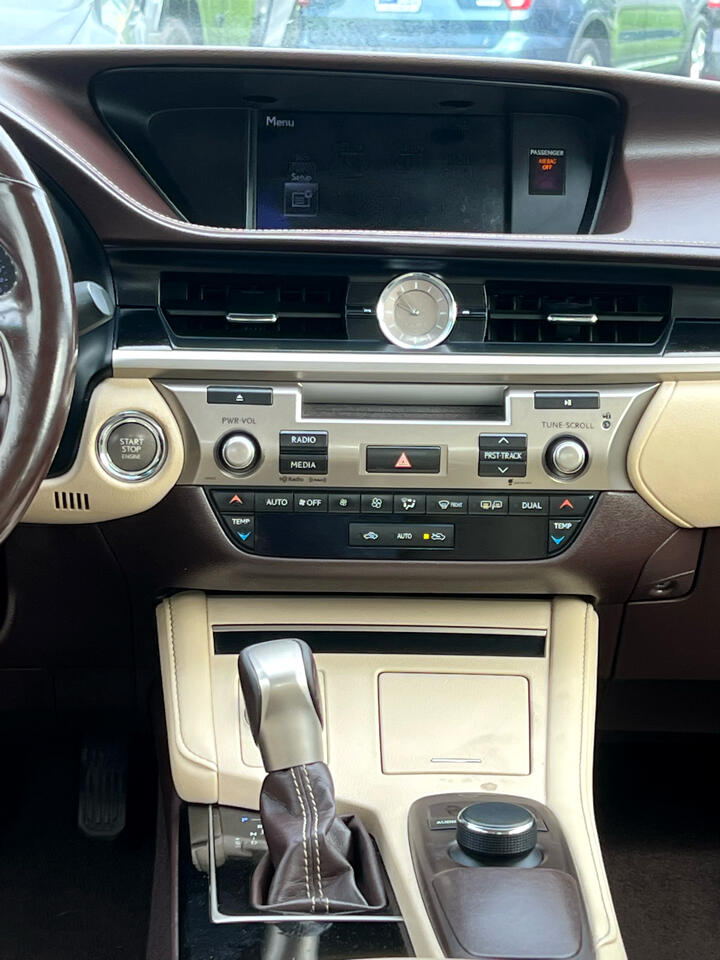 Lexus ES 350 4dr Sdn 2016