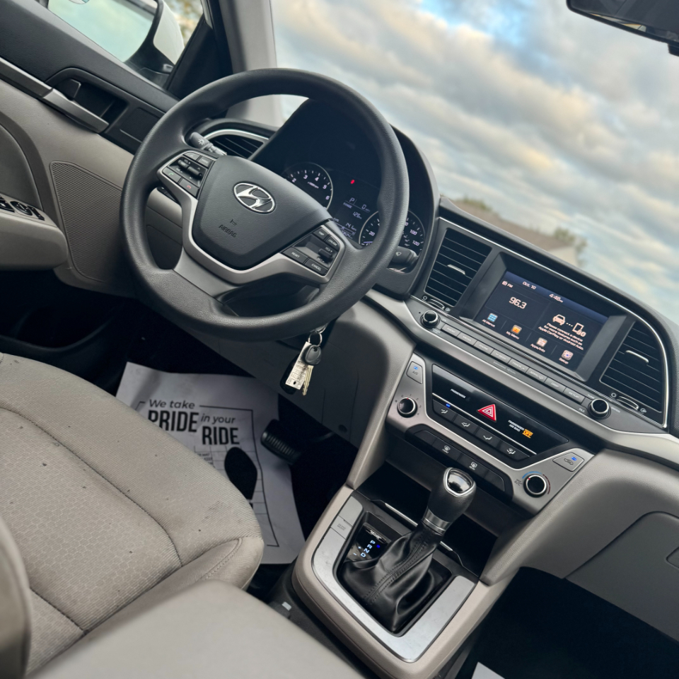 Hyundai Elantra SE 2.0L Auto (Alabama) 2017