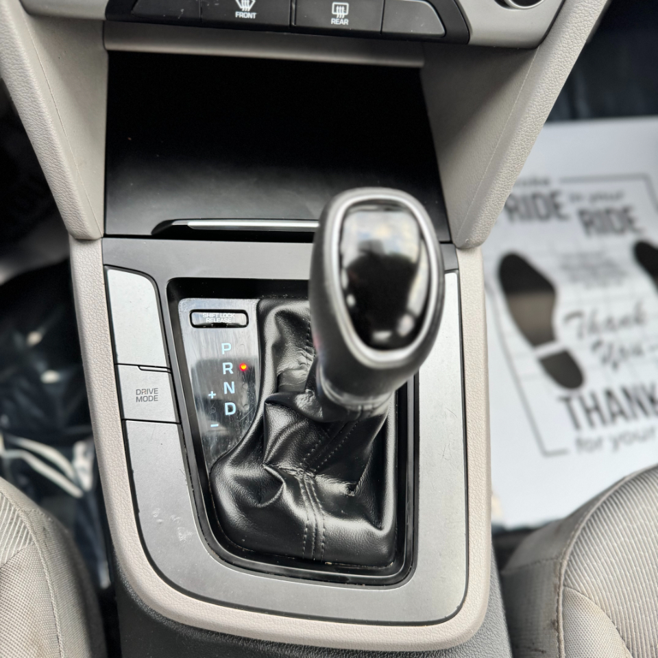 Hyundai Elantra SE 2.0L Auto (Alabama) 2017