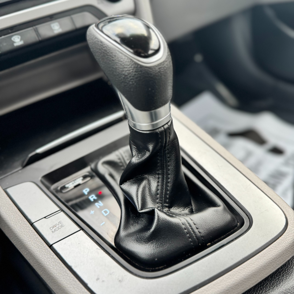 Hyundai Elantra SE 2.0L Auto (Alabama) 2017