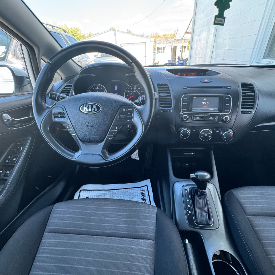 Kia Forte 5-Door 5dr HB Auto EX 2016