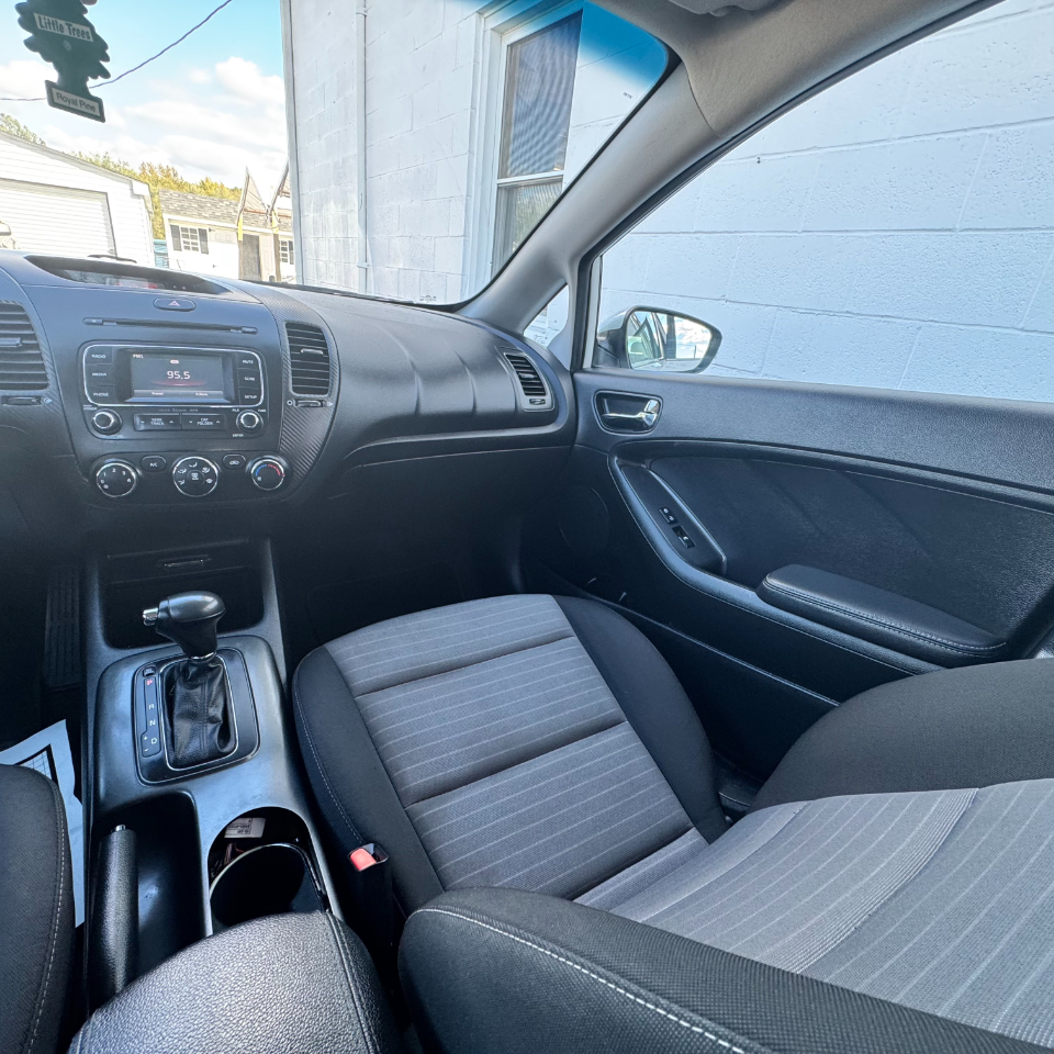 Kia Forte 5-Door 5dr HB Auto EX 2016