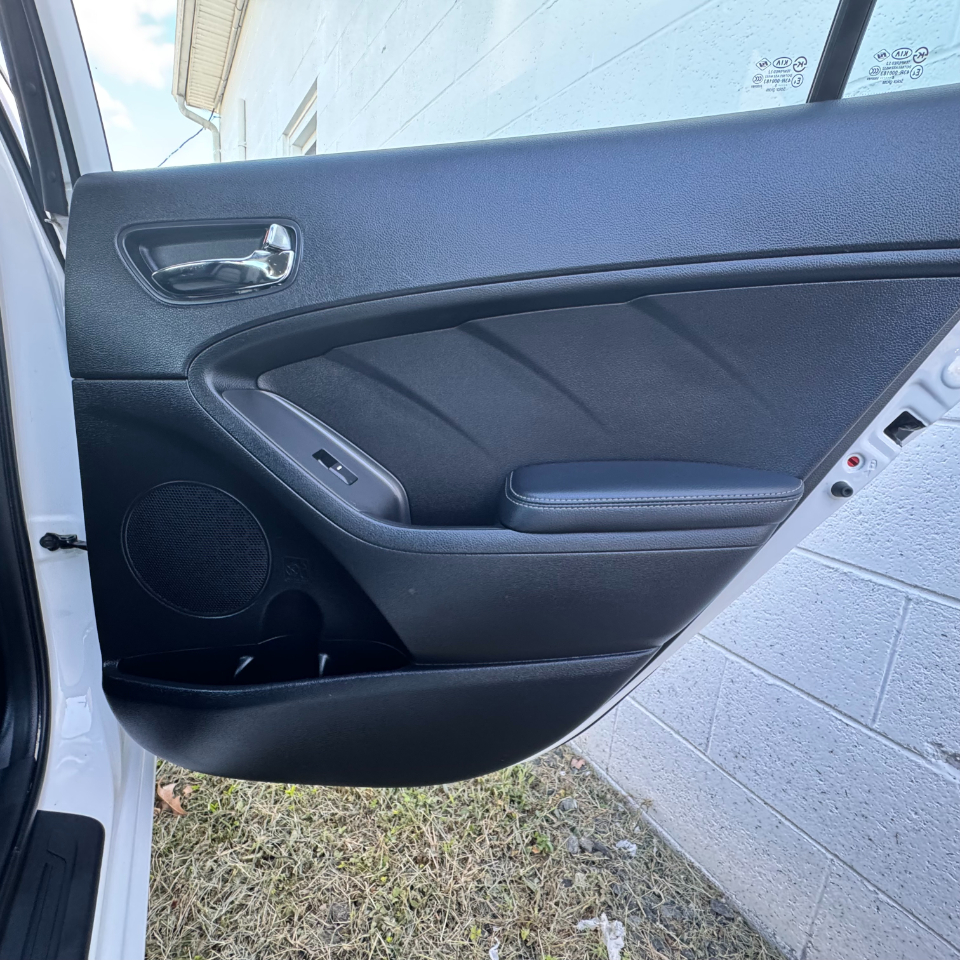 Kia Forte 5-Door 5dr HB Auto EX 2016