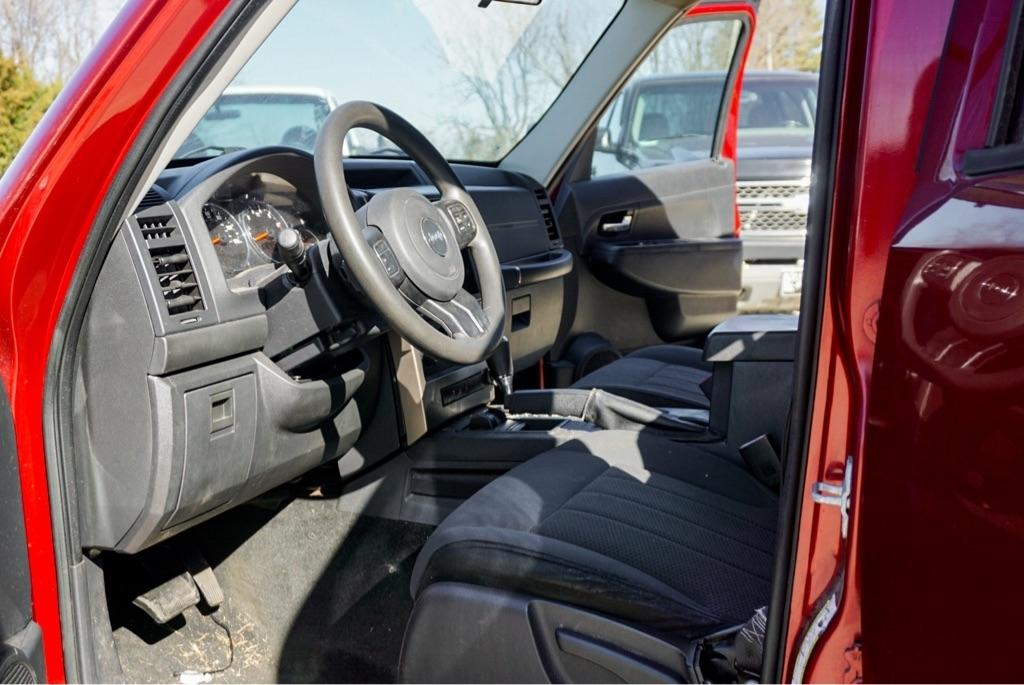 Jeep Liberty Sport 4WD 2012