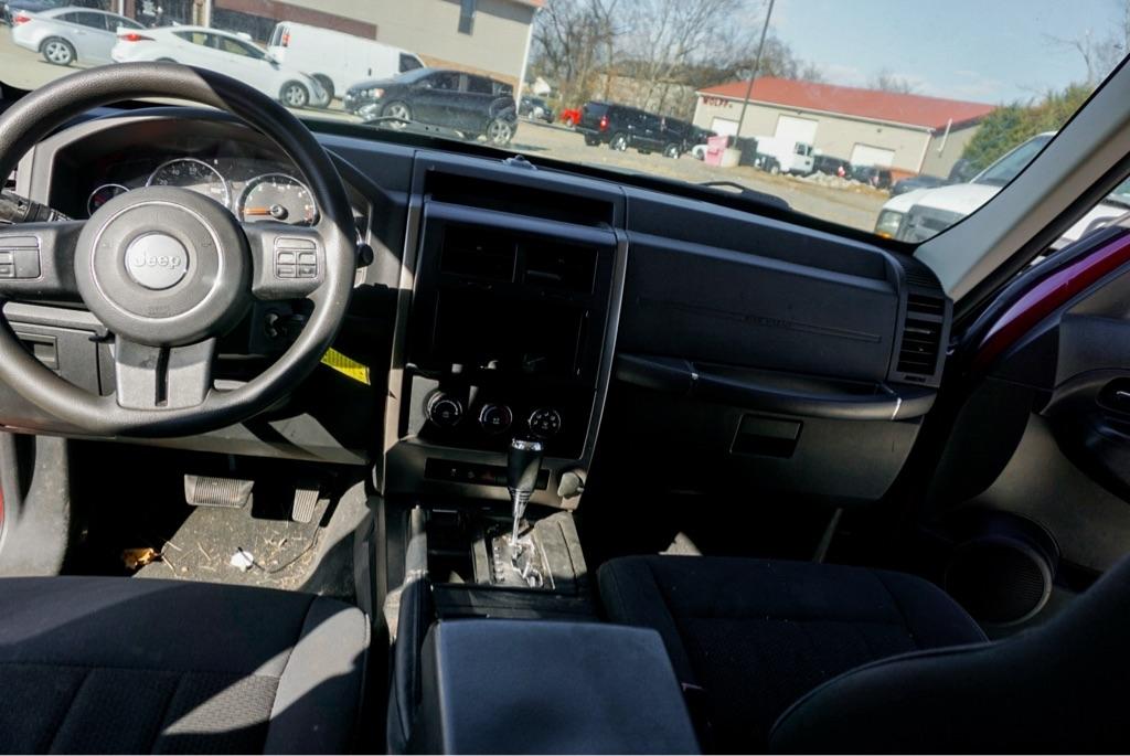 Jeep Liberty Sport 4WD 2012