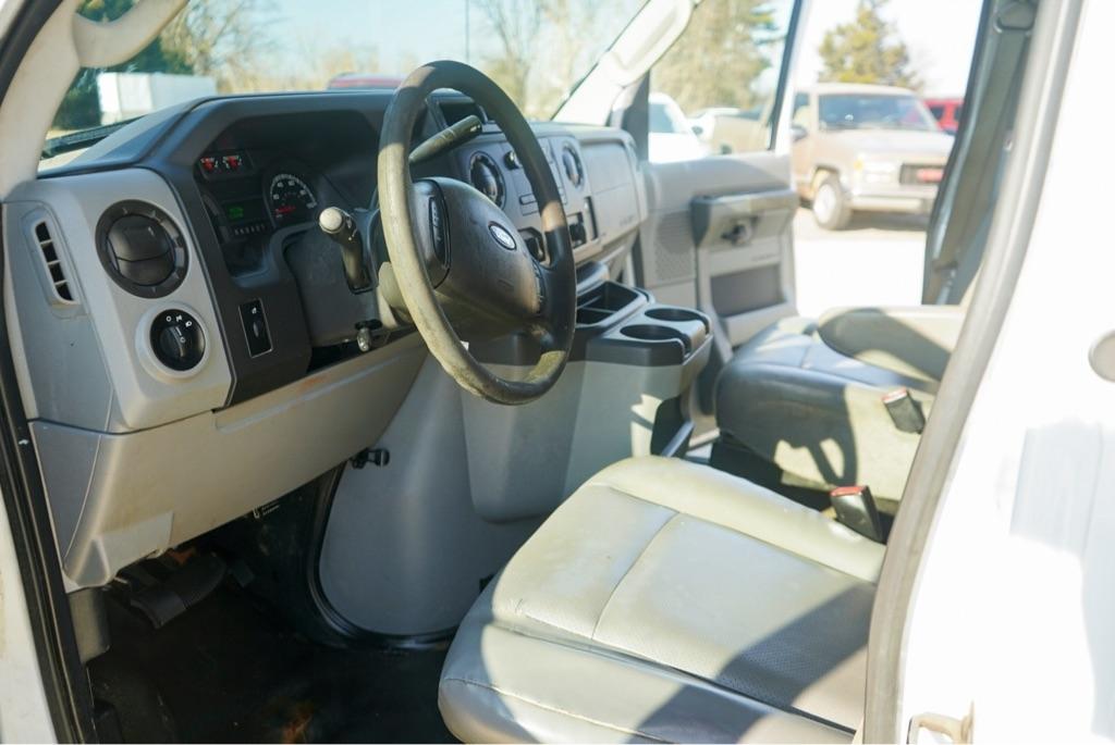 Ford Econoline E-350 Super Duty 2017