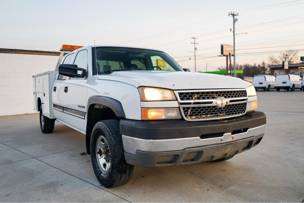 Chevrolet Silverado 2500HD Crew Cab Long Bed 2WD 2005
