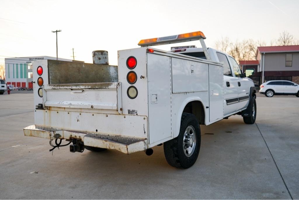 Chevrolet Silverado 2500HD Crew Cab Long Bed 2WD 2005